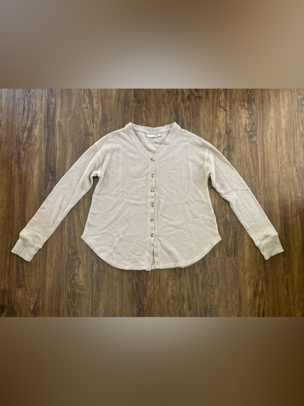 SO Beige Button-Front V-Neck Waffle Knit Top Women’s Size XS Fall Casual